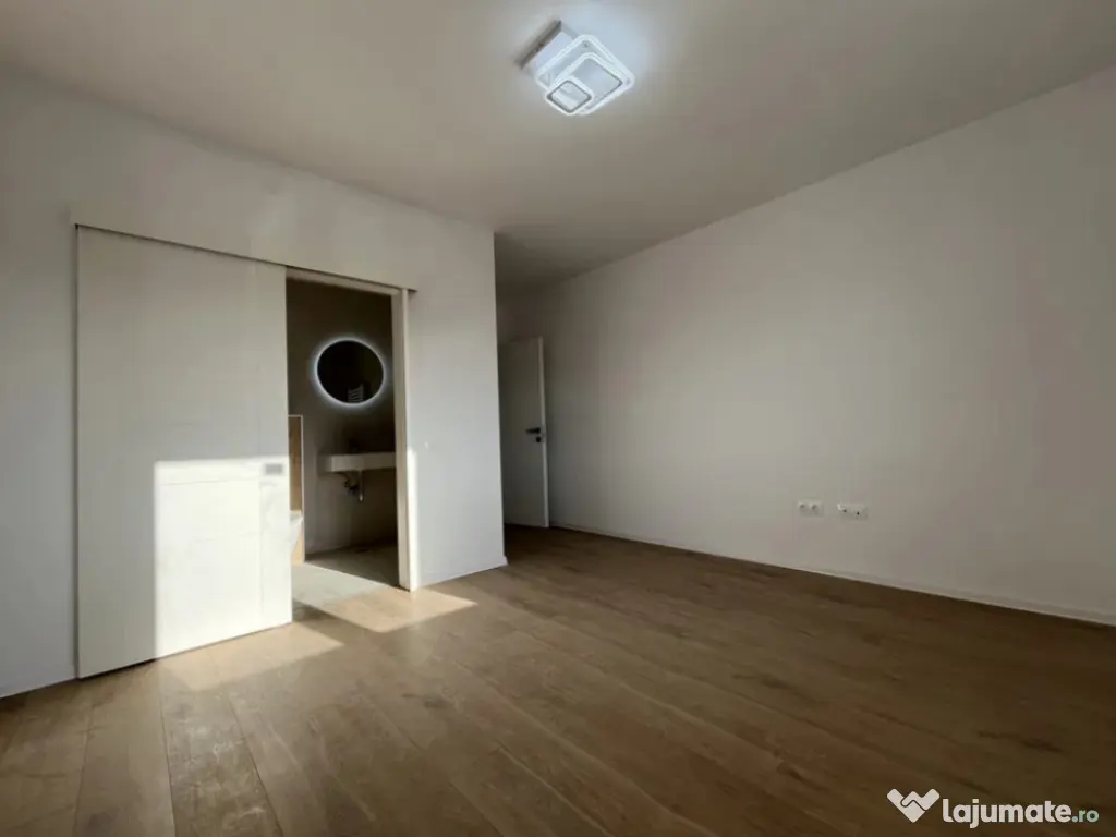 Apartament 3 camere, decomandat - zona Tractorul