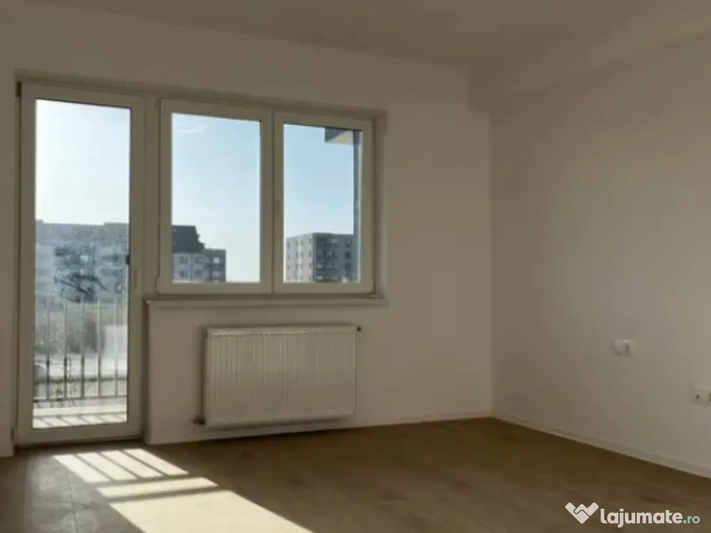 Apartament 3 camere, decomandat - zona Tractorul