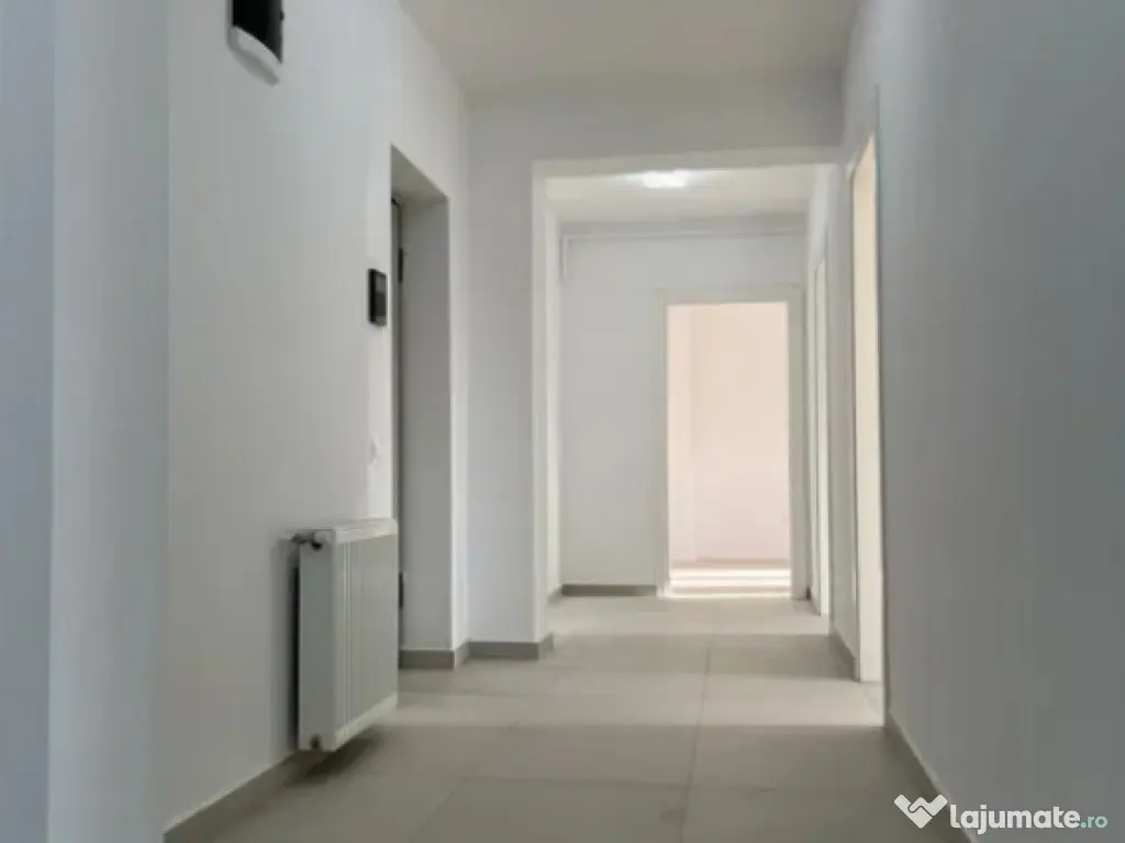 Apartament 3 camere, decomandat - zona Tractorul