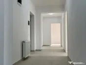 Apartament 3 camere, decomandat - zona Tractorul 