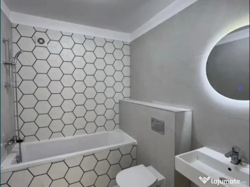 Apartament 3 camere, decomandat - zona Tractorul