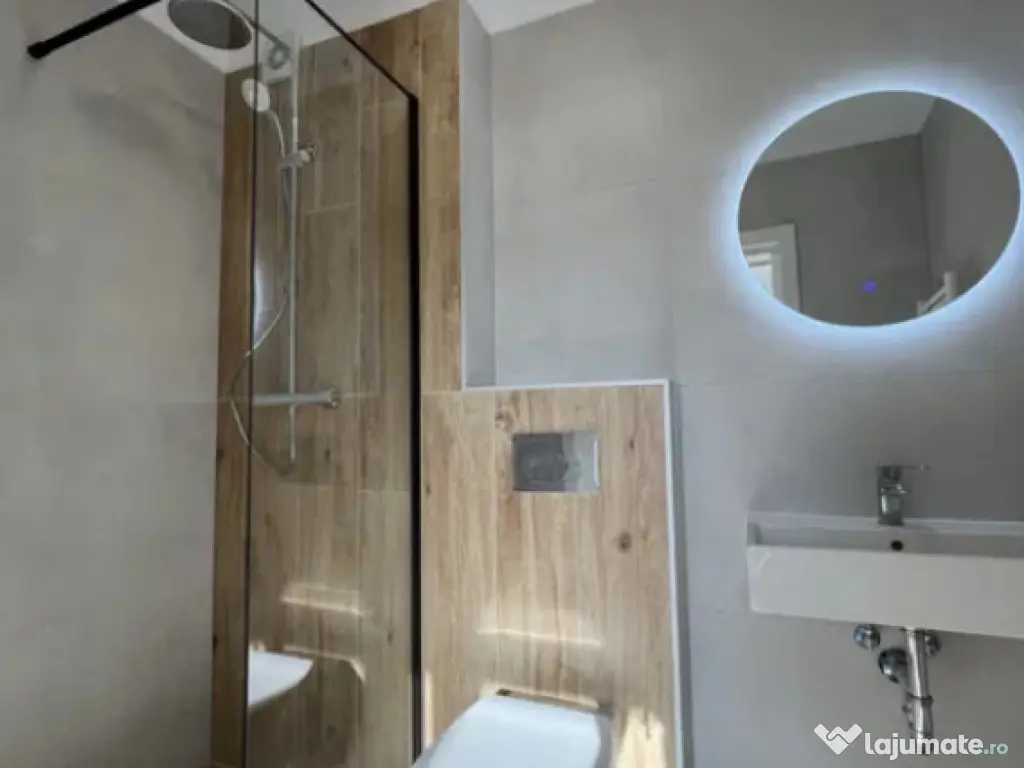 Apartament 3 camere, decomandat - zona Tractorul