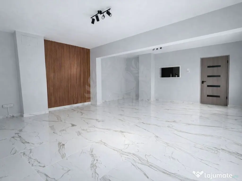 SPATIU COMERCIAL//ZONA BARAOLT VEST