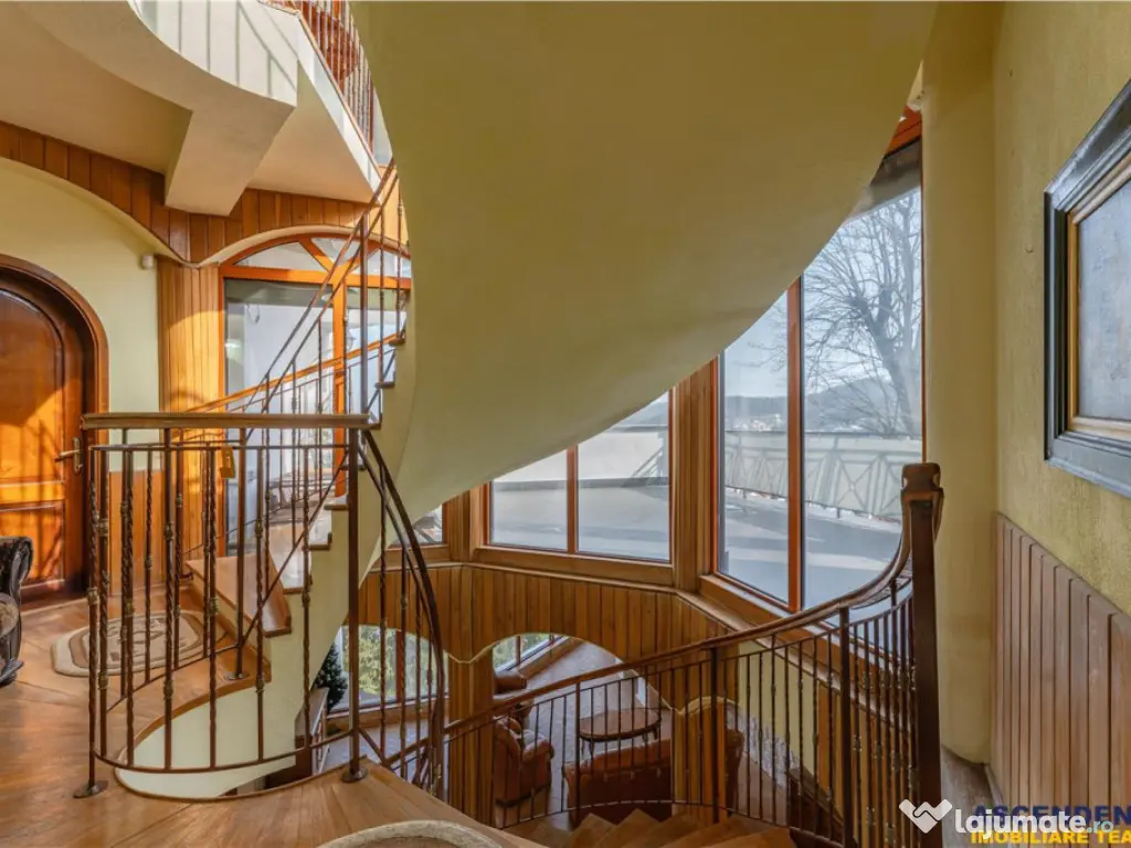 FILM! Castelariu: spectacol panoramic, locatie prestigioasa,