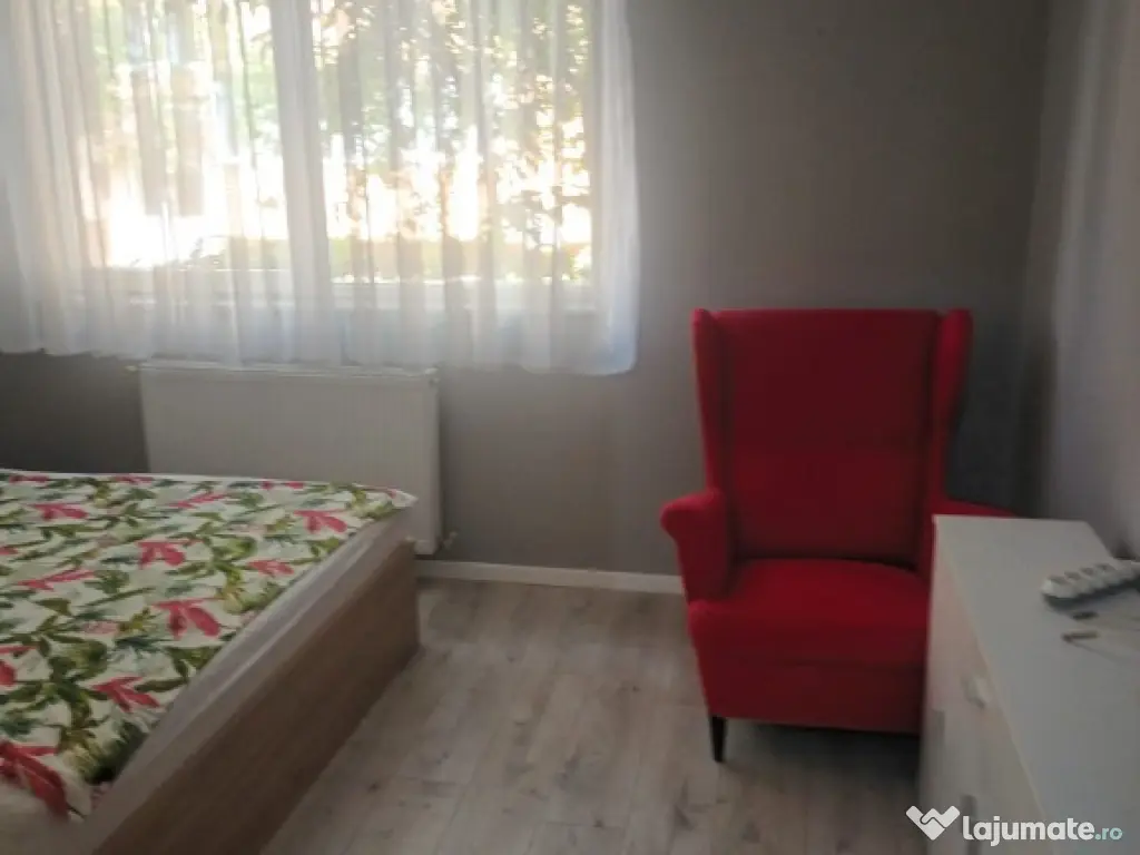 Ap 2 decomandat, mobilat si utilat, parcare zona Florilor, Floresti