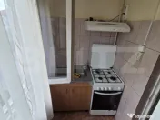 Apartament de vânzare compartimentat cu 3 camere 