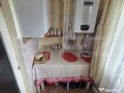 Apartament de vânzare compartimentat cu 3 camere 