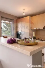 De vanzare apart. 3 cam, pe malul Lacului Snagov , comisi... 