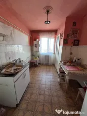 - Apartament 3 camere conf. 1 decomandat Plantelor, etaj int 