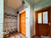 FILM! Apartament 2 camere,decomandat,cu garaj,1.400 mp teren 