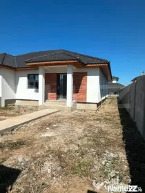 De vanzare casa , 3 camere , zona Odoreului