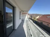 Apartament cu 2 camere MOBILAT UTILAT de vânzare în zon... 