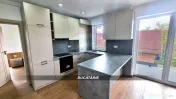 Apartament cu 2 camere MOBILAT UTILAT de vânzare în zon... 