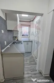 Apartament cu 1 camere de închiriat în zona 1 Mai 