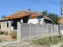 Casă cu teren în Crestur