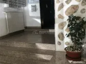 Garsoniera Calea Calarasilor, transformata in 2 camere, pret 