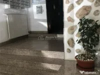 Garsoniera Calea Calarasilor, transformata in 2 camere, pret 