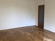 Garsoniera Calea Calarasilor, transformata in 2 camere, pret 