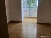 Garsoniera Calea Calarasilor, transformata in 2 camere, pret 