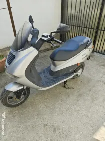Scuter Peugeot Elyseo