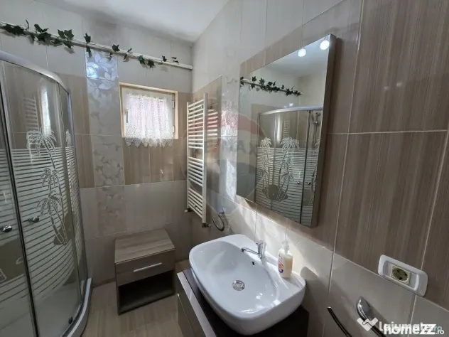 Apartament cu 3 camere de închiriat în ARED UTA
