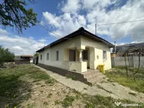 Casa de vanzare, 3 camere, 89 mp + teren de 2.760 mp - Budie
