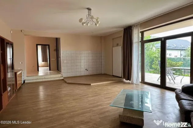 Tamasi - langa padure, casa 300 mp teren 711 mp, personal...