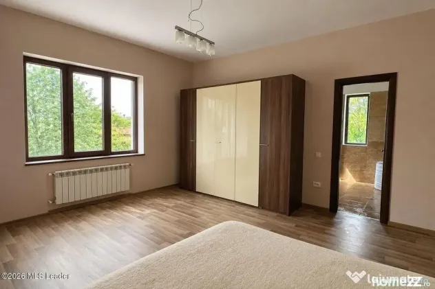 Tamasi - langa padure, casa 300 mp teren 711 mp, personal...