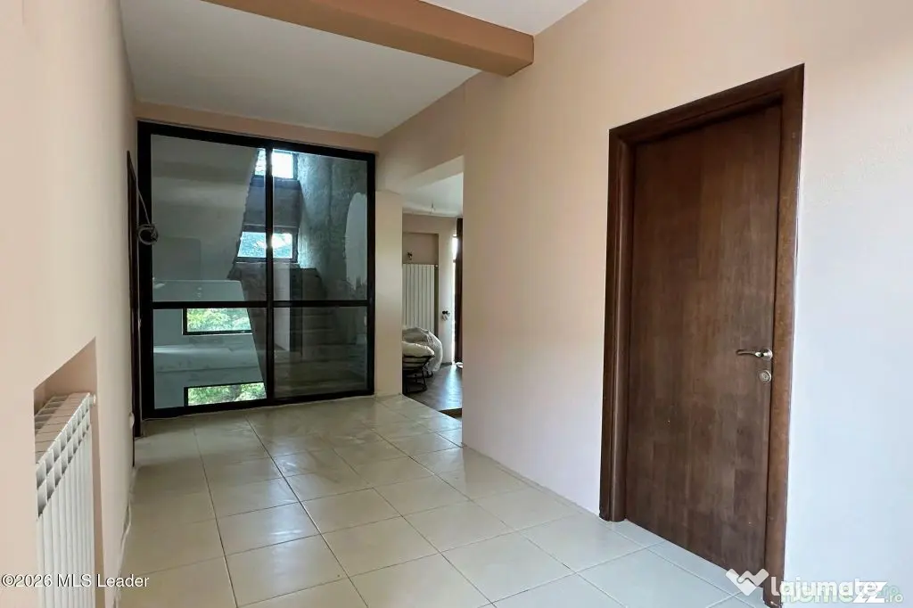 Tamasi - langa padure, casa 300 mp teren 711 mp, personal...