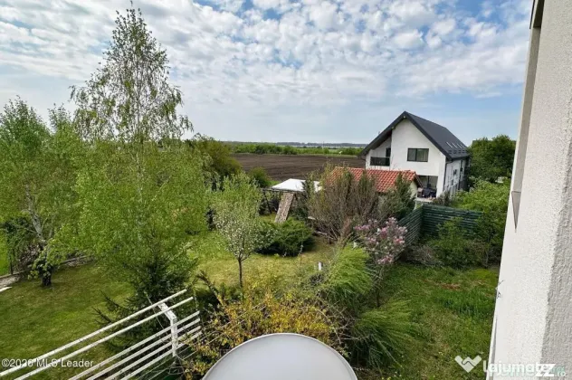 Tamasi - langa padure, casa 300 mp teren 711 mp, personal...