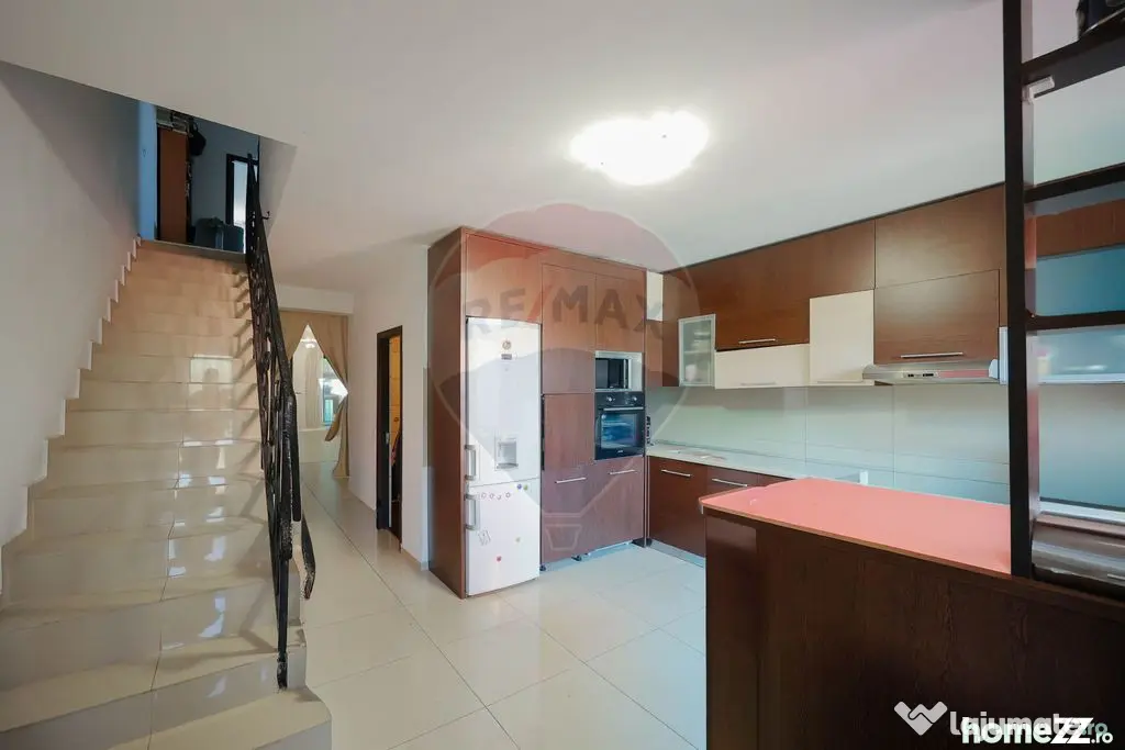 Duplex cu 3 camere de vânzare, zona Ioșia, Oradea