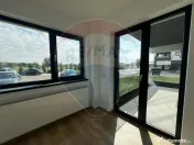 Apartament cu 2 camere de închiriat in bloc nou Valcom R... 