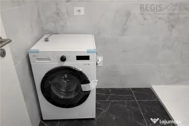 Apartament cu 2 camere si parcare zona Tractorul mall Coresi