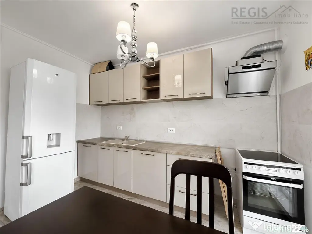 Apartament nou cu 2 camere si parcare zona Mall Coresi