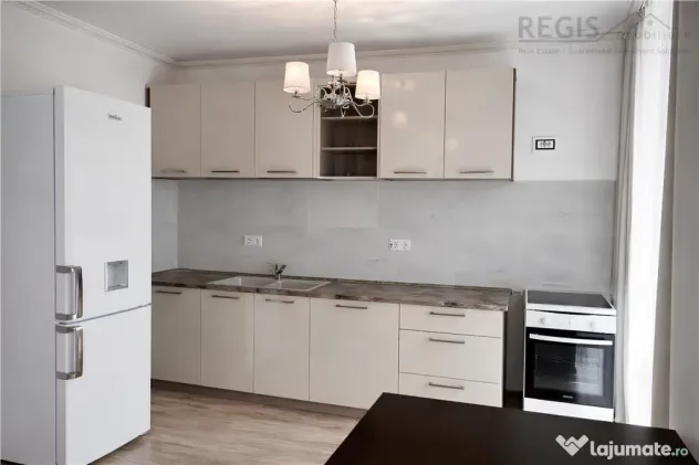 Apartament cu 2 camere si parcare zona Tractorul mall Coresi