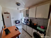 Piata ciresica-apartament 4 camere decomandat 