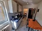 Piata ciresica-apartament 4 camere decomandat 