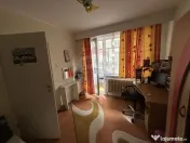 Apartament cu 3 camere de închiriat în zona Central 