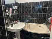 Apartament cu 3 camere de închiriat în zona Central 