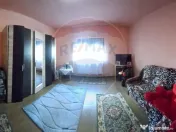 Casă spațioasă de vânzare în zona metropolitană, Fu... 