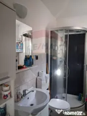 Casă spațioasă de vânzare în zona metropolitană, Fu...