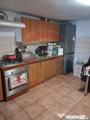 Casă spațioasă de vânzare în zona metropolitană, Fu... 