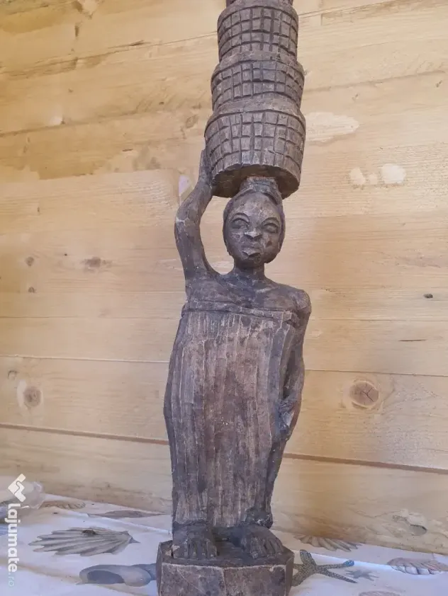 Statuie vintage africana, sculptata manual