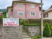 Apartament in casa cu intrare separata si curte proprie, Bai 