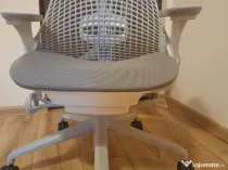 Scaun rotativ de birou