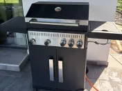 Grătar pe gaz cu 4+1 arzătoare și plită 