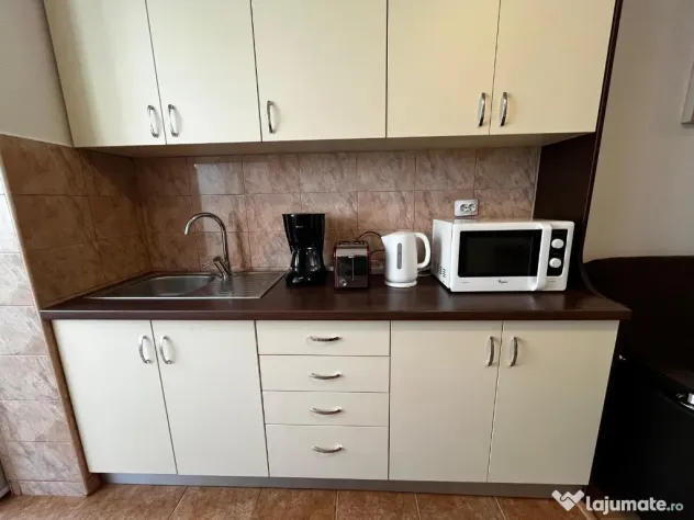 Apartament 2 camere semidecomandat zona Florilor