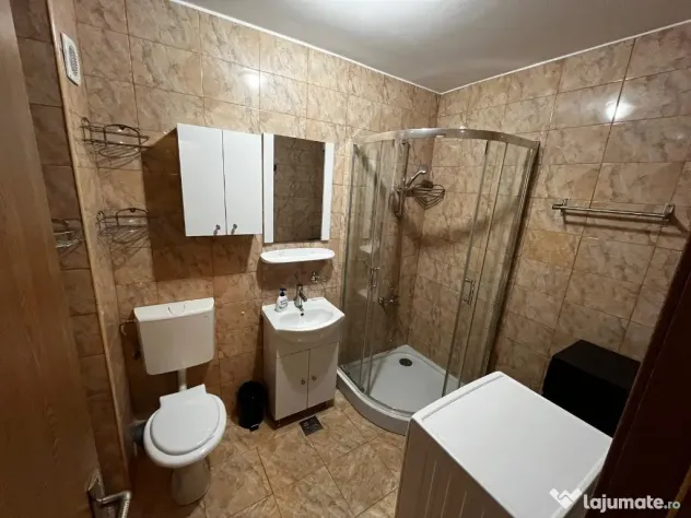 Apartament 2 camere semidecomandat zona Florilor