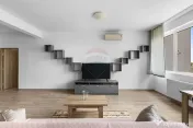 Apartament modern şi spațios cu 3 camere de închiriat ... 
