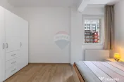 Apartament modern şi spațios cu 3 camere de închiriat ... 